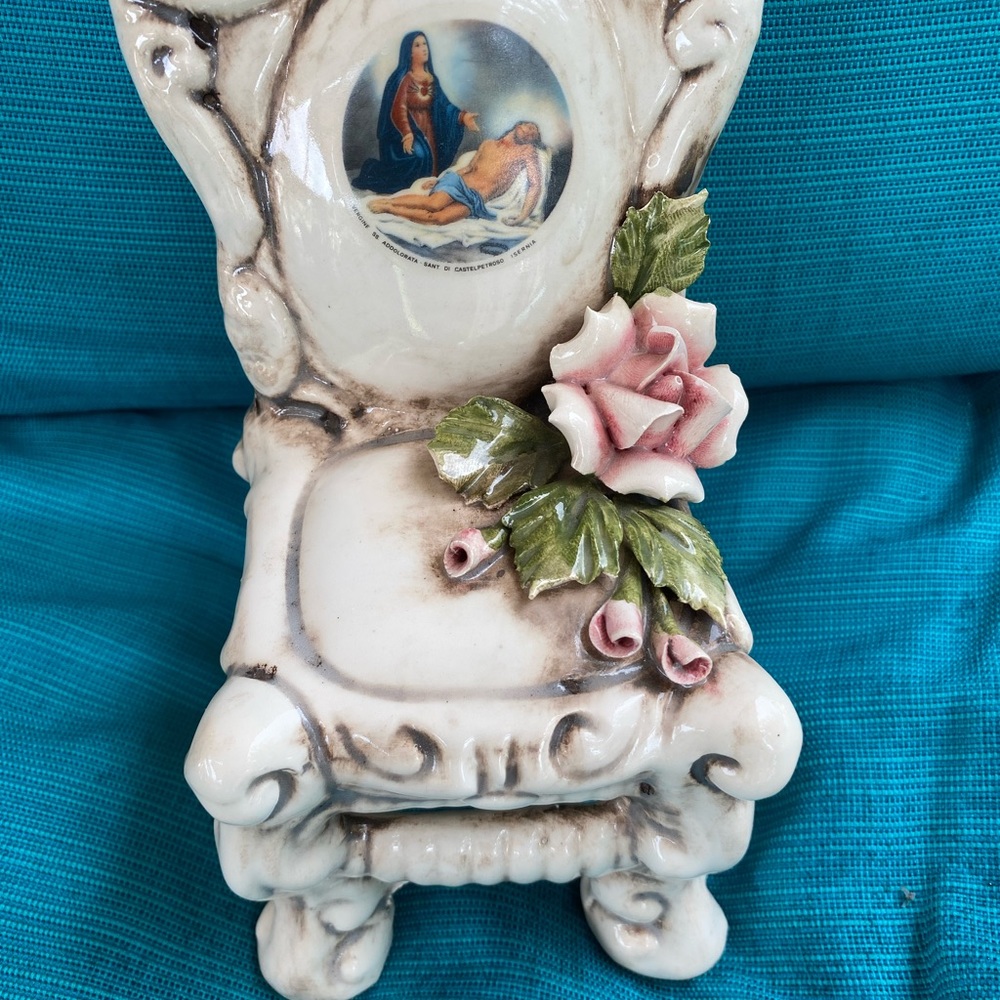 Very nice vintage figurine great condition